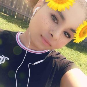 Meet your Posher, Desi